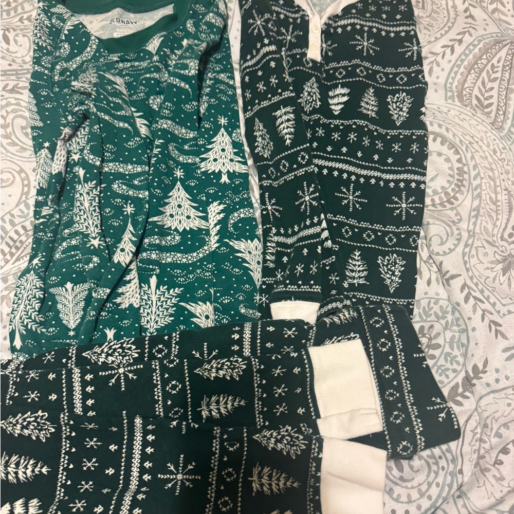 LC Lauren Conrad Festive Green and Cream Kids Pajama Set